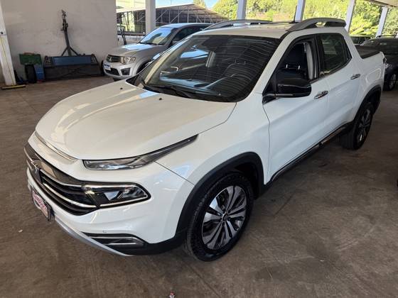 FIAT TORO 2.0 16V TURBO DIESEL VOLCANO 4WD AT9